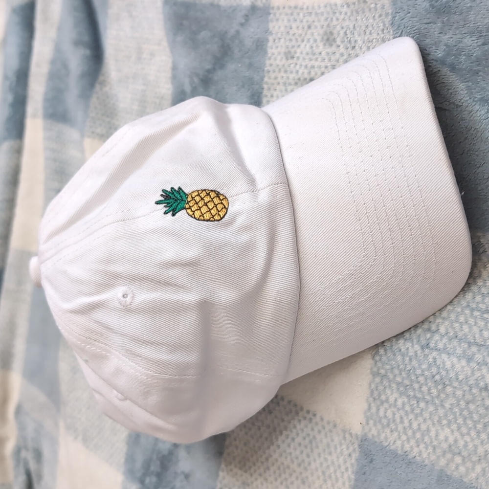 Serengetee Lot - Hats And Passport Holder - Picture 4 of 7